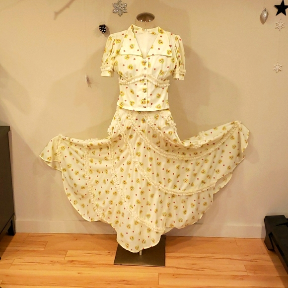 Vintage 70s Handmade Lace Trim Sweetheart Top & Swirl Skirt - Picture 2 of 10